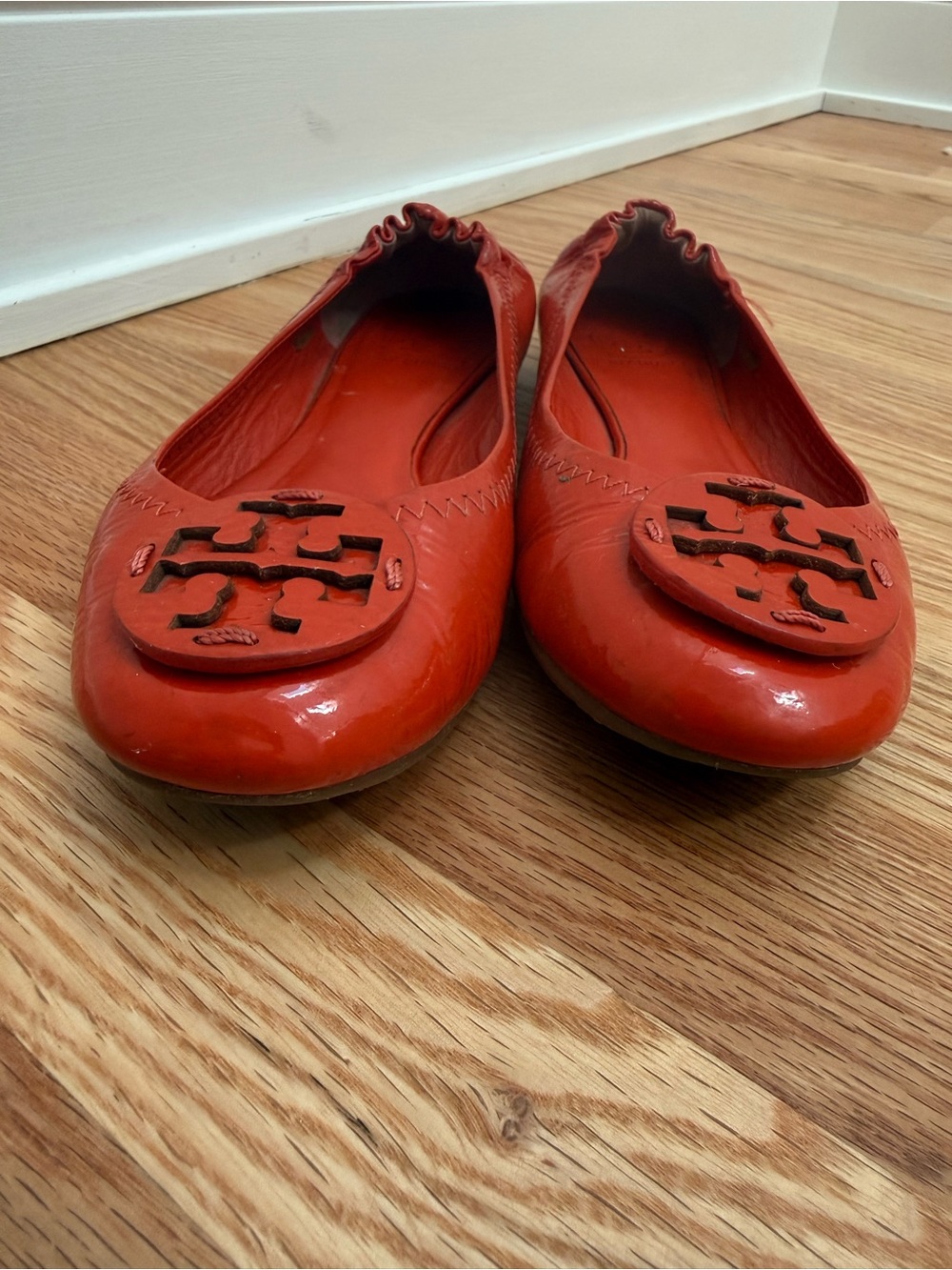 Tory Burch Red Orange Reva Patent Leather Ballet Flats, Size 7 - Picture 7 of 7